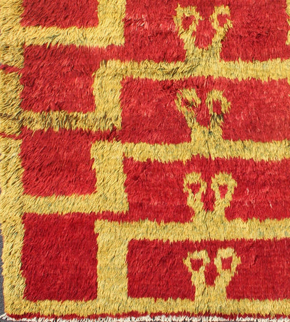 Mid - Century Tulu Vintage Carpet with Tribal Pattern in Red and Green Gold. Vintage Turkish Tulu carpet displays Mid - Century Modern design with a Tribal pattern in in gold , green gold and red,. Keivan Woven Arts / Rug EN - 140796, country of orig... - Keivan Woven ArtsEN - 140796 - 6021Rug