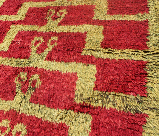 Mid - Century Tulu Vintage Carpet with Tribal Pattern in Red and Green Gold. Vintage Turkish Tulu carpet displays Mid - Century Modern design with a Tribal pattern in in gold , green gold and red,. Keivan Woven Arts / Rug EN - 140796, country of orig... - Keivan Woven ArtsEN - 140796 - 6021