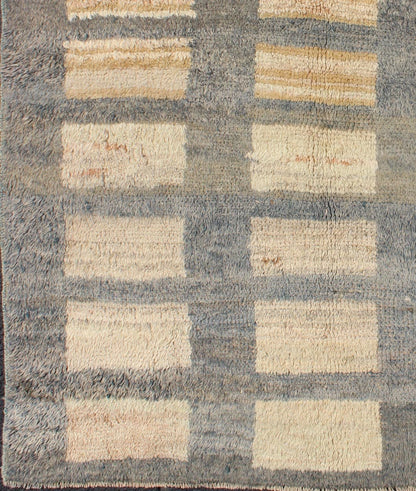 Vintage Turkish Tulu Carpet with Sand Rectangles with Gray Outlines Vintage Turkish Tulu Carpet with Sand Rectangles with Gray Outlines rug/en - 140798 origin/turkey This Tulu carpet features sand colored rectangular shapes with gray outli... - Keivan Woven ArtsEN - 140798 - 6388Rug