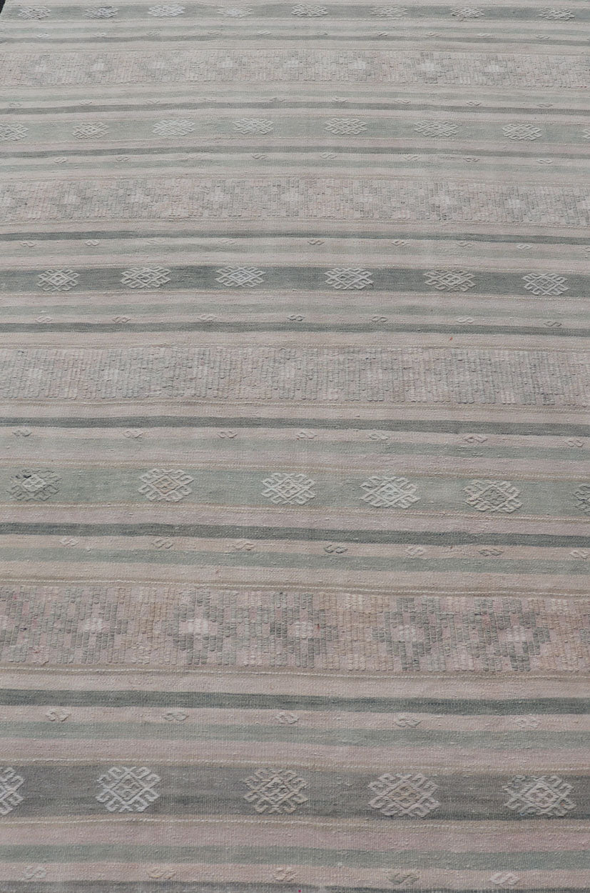 Measures: 5'9 x 9'0 Flat - Weave Hand Woven Kilim with Embroideries in Taupe, Tan, Blue and Gray. Keivan Woven Arts / rug EN - 14083, country of origin / type: Turkey / Kilim, circa 1950 This vintage Turkish Kilim rug features a contemporary geo... - Keivan Woven ArtsEN - 14083 - 22722Rug