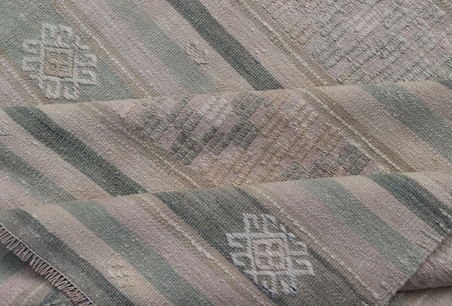 Measures: 5'9 x 9'0 Flat - Weave Hand Woven Kilim with Embroideries in Taupe, Tan, Blue and Gray. Keivan Woven Arts / rug EN - 14083, country of origin / type: Turkey / Kilim, circa 1950 This vintage Turkish Kilim rug features a contemporary geo... - Keivan Woven ArtsEN - 14083 - 22722Rug