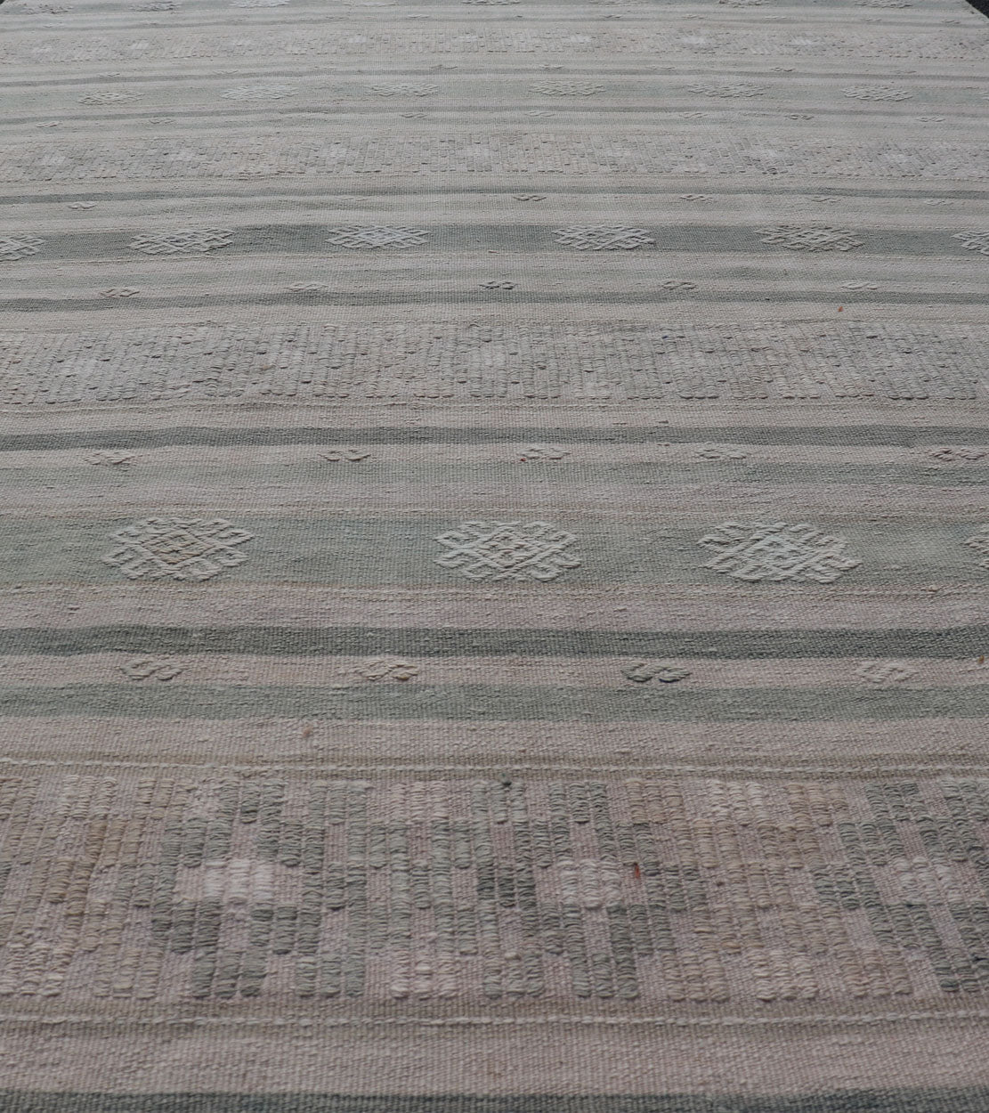 Measures: 5'9 x 9'0 Flat - Weave Hand Woven Kilim with Embroideries in Taupe, Tan, Blue and Gray. Keivan Woven Arts / rug EN - 14083, country of origin / type: Turkey / Kilim, circa 1950 This vintage Turkish Kilim rug features a contemporary geo... - Keivan Woven ArtsEN - 14083 - 22722Rug
