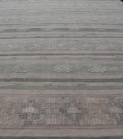 Measures: 5'9 x 9'0 Flat - Weave Hand Woven Kilim with Embroideries in Taupe, Tan, Blue and Gray. Keivan Woven Arts / rug EN - 14083, country of origin / type: Turkey / Kilim, circa 1950 This vintage Turkish Kilim rug features a contemporary geo... - Keivan Woven ArtsEN - 14083 - 22722Rug