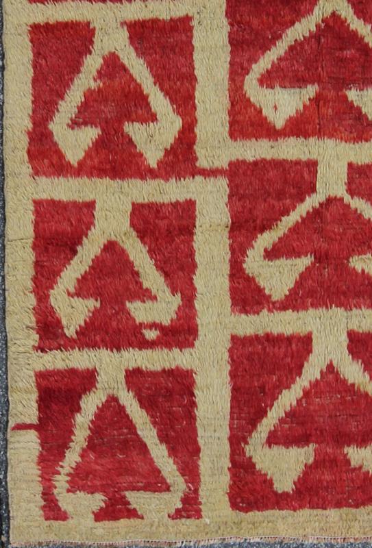 Mid - Century Turkish Tulu Carpet with Tribal Pattern in Red and Lt Green Mid - Century Turkish Tulu Carpet with Tribal Pattern in Red and light green, Keivan Woven Arts / rug EN - 140839, country of origin / type: Turkey / Tulu circa mid - 20th Century... - Keivan Woven ArtsEN - 140839 - 6634Rug