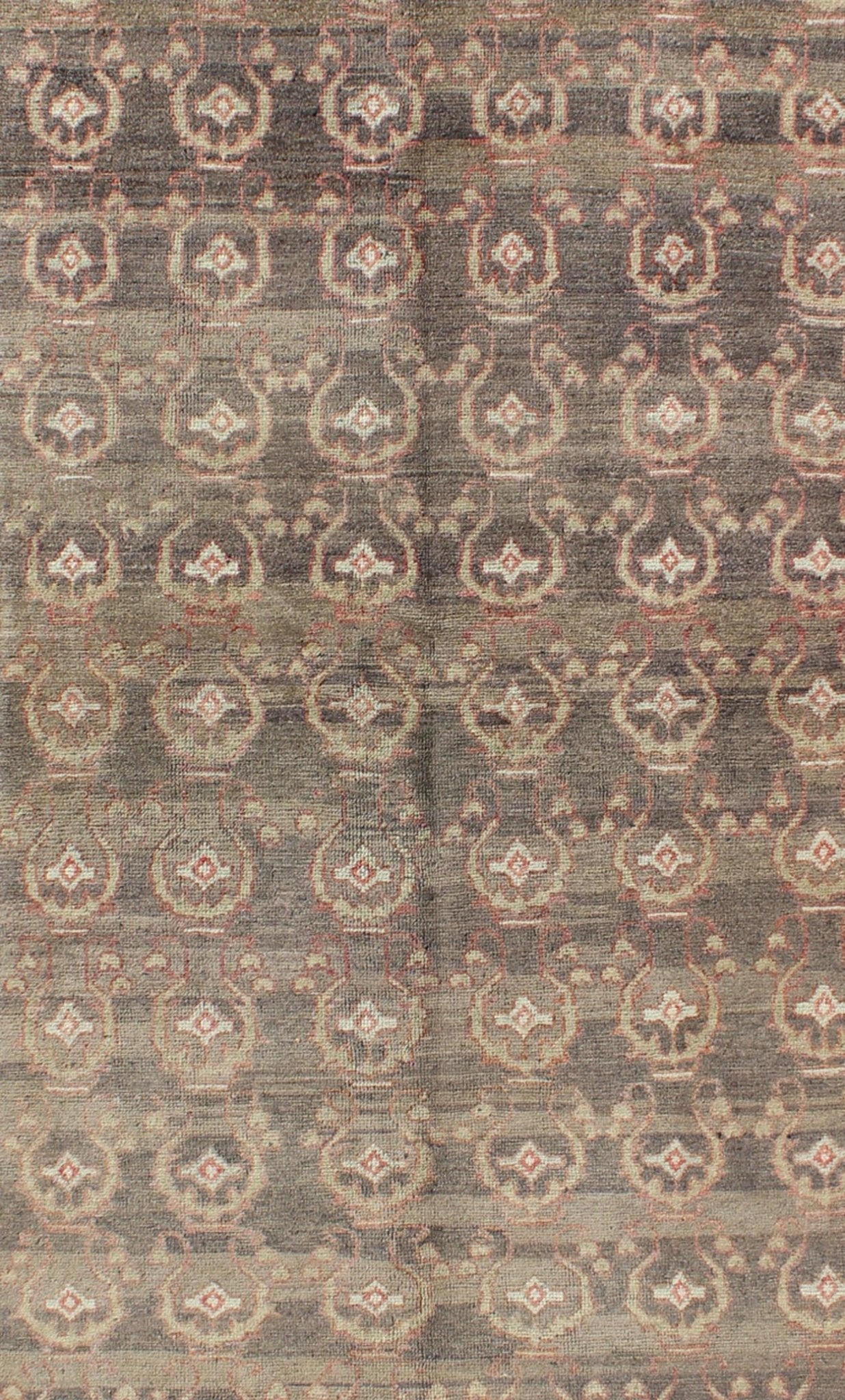 Gray vintage Turkish Oushak rug with all - over blossom design in soft red and light green , rug en - 140879, country of origin type: Turkey Oushak, circa 1940 This Oushak carpet (circa mid - 20th century) features an all - over pattern of interconnecte... - Keivan Woven ArtsEN - 140879 - 6644Rug