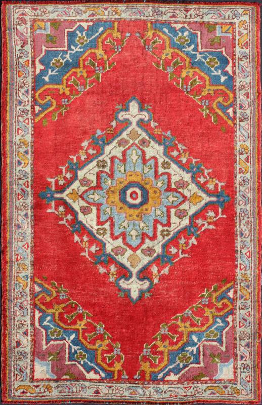 Antique Turkish Oushak Small Rug in Bright Red, Blue, Lavender, Orange & Green Country of Origin: Turkey; Type: Oushak; Design: Medallion, Floral Medallion; Keivan Woven Art, rug#EN - 141030; Antique Turkish Oushak Small Rug in Bright Red, Blue, L... - Keivan Woven ArtsEN - 141030 - 7129Rug