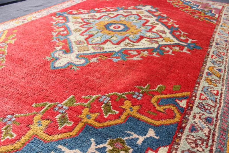 Antique Turkish Oushak Small Rug in Bright Red, Blue, Lavender, Orange & Green Country of Origin: Turkey; Type: Oushak; Design: Medallion, Floral Medallion; Keivan Woven Art, rug#EN - 141030; Antique Turkish Oushak Small Rug in Bright Red, Blue, L... - Keivan Woven ArtsEN - 141030 - 7129Rug