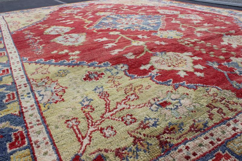 Antique Turkish Oushak in yellow Green, Red & Blue with Floral Medallion Design. Antique Oushak in Red, Blue and light Yellow Green. Country of Origin: Turkey; Type: Oushak; Design: Medallion; Keivan Woven Arts: rug /EN - 141060 Measures: 7... - Keivan Woven ArtsEN - 141060 - 7169Rug