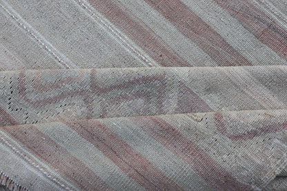 Vintage Gallery Turkish Kilim Runner with Creams, Soft Coral and Light Brown Minimalist design with stripe design Turkish Kilim gallery runner in cream, light brown and soft red/coral color. Keivan Woven Arts / rug EN - 141121, country of origin /... - Keivan Woven ArtsEN - 141121 - 17104Rug