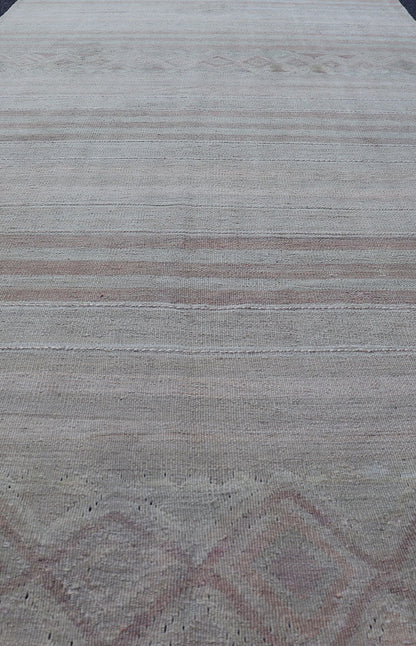 Vintage Gallery Turkish Kilim Runner with Creams, Soft Coral and Light Brown Minimalist design with stripe design Turkish Kilim gallery runner in cream, light brown and soft red/coral color. Keivan Woven Arts / rug EN - 141121, country of origin /... - Keivan Woven ArtsEN - 141121 - 17104Rug