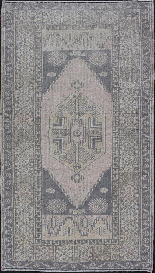 Turkish Vintage Oushak Rug in Muted Taupe, Gray, Cream, and Blush. Keivan Woven Arts rug/EN - 14126 country of origin / type: Turkey / 1940. Measures: 3'4 x 5'11 Vintage Medallion Turkish Oushak rug in muted taupe, light gray, blush, cream and lig... - Keivan Woven ArtsEN - 14126 - 23744Rug