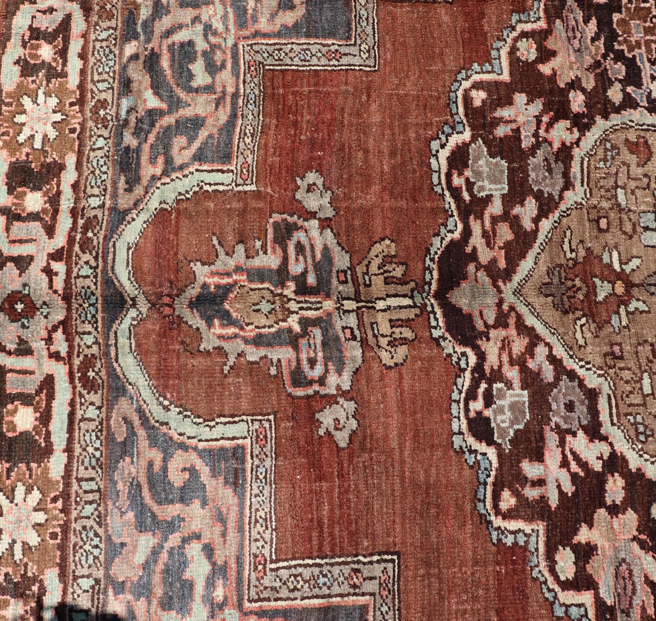 Turkish Kars Rug with Floral Medallion Design in Brown and Earthy Tones. Keivan Woven Arts / rug EN - 141324, country of origin / type: Turkey / Oushak, circa mid - 20th Century. This beautiful Turkish carpet features an exquisite classical design a... - Keivan Woven ArtsEN - 141324 - 6660Rug