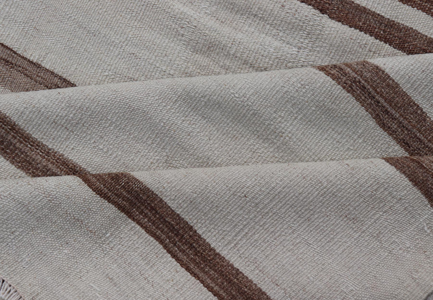 Measures: 4'1 x 12'7 Vintage Gallery Turkish Natural Kilim with Stripes in Ivory, Taupe and Brown. Keivan Woven Arts / rug EN - 14133, country of origin / type: Turkey / Kilim, circa Mid - 20th Century. This flat - woven Kilim gallery runner f... - Keivan Woven ArtsEN - 14133 - 21799Rug