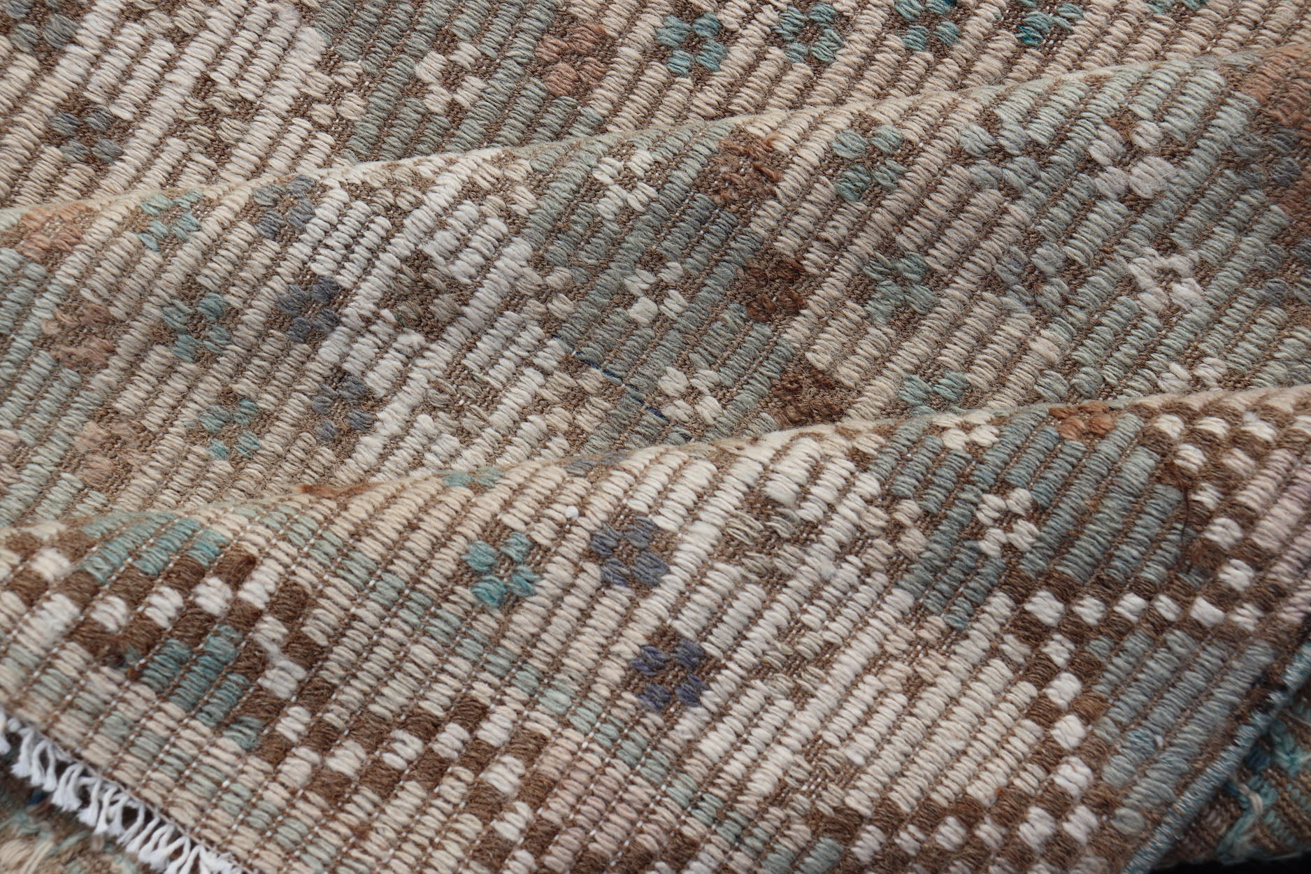 Measures: 5'10 x 9'10 Vintage Turkish Hand Woven Embroidered Kilim Rug with Diamond Design. Keivan Woven Arts; rug EN - 14142, country of origin / type: Turkey / Kilim, circa 1950. This flat - weave tribal Turkish embroidered kilim has been hand... - Keivan Woven ArtsEN - 14142 - 22728Rug