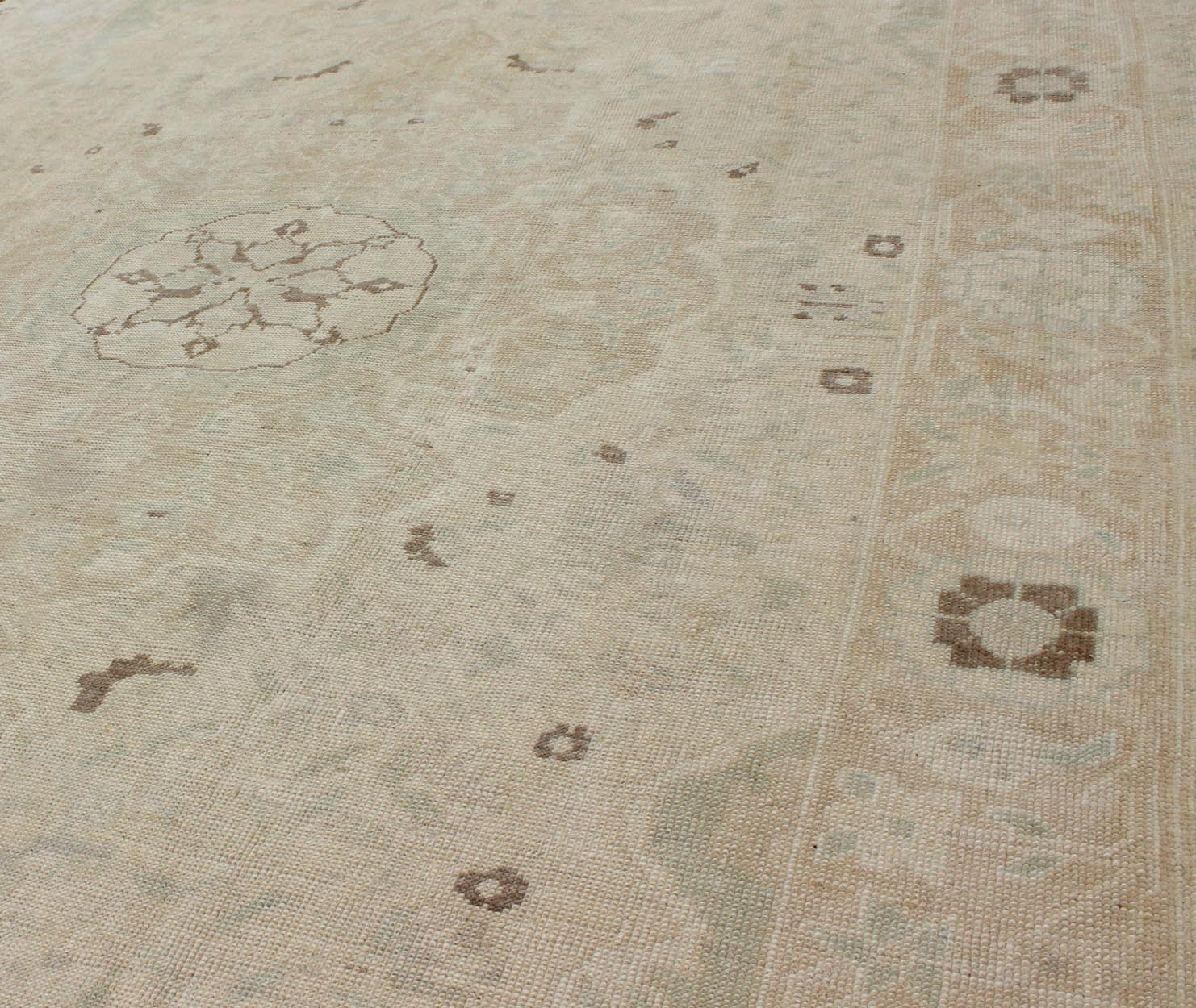 Muted Turkish Oushak Rug With Medallion in Shades of Taupe, Light Brown & Green. Muted Turkish Oushak rug with medallion design and floral pattern. rug en - 141693, country of origin / type: Turkey / Oushak, circa mid - 20th century This Tur... - Keivan Woven ArtsEN - 141693 - 6731Rug