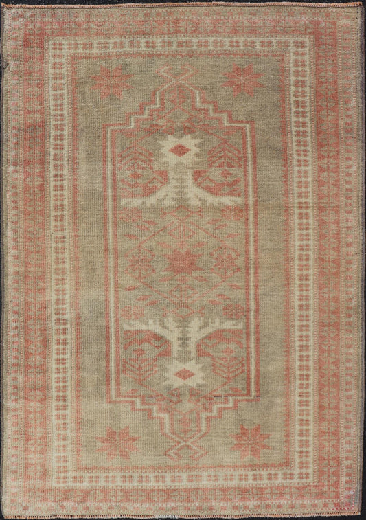 Vintage Turkish Oushak Rug with Geometric Design in Soft Red, and Light Green. Keivan Woven Arts rug/EN - 14171, country of origin / type: Turkey / Oushak, circa 1940, Oushak vintage. Measures: 2'6 x 3'10 - Keivan Woven ArtsEN - 14171 - 23750Rug