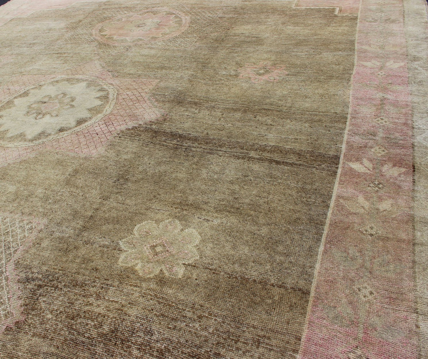 Large Turkish Rug with Modern Design in Light Olive Green, Taupe & Faint Pink. Large Turkish vintage Kars Rug. Large Turkish vintage Kars rug in modern design. Keivan Woven Arts rug / EN - 141713. Large Turkish vintage rug. Measures: 12' x 16' ... - Keivan Woven ArtsEN - 141713 - 7209Rug