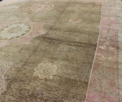 Large Turkish Rug with Modern Design in Light Olive Green, Taupe & Faint Pink. Large Turkish vintage Kars Rug. Large Turkish vintage Kars rug in modern design. Keivan Woven Arts rug / EN - 141713. Large Turkish vintage rug. Measures: 12' x 16' ... - Keivan Woven ArtsEN - 141713 - 7209Rug