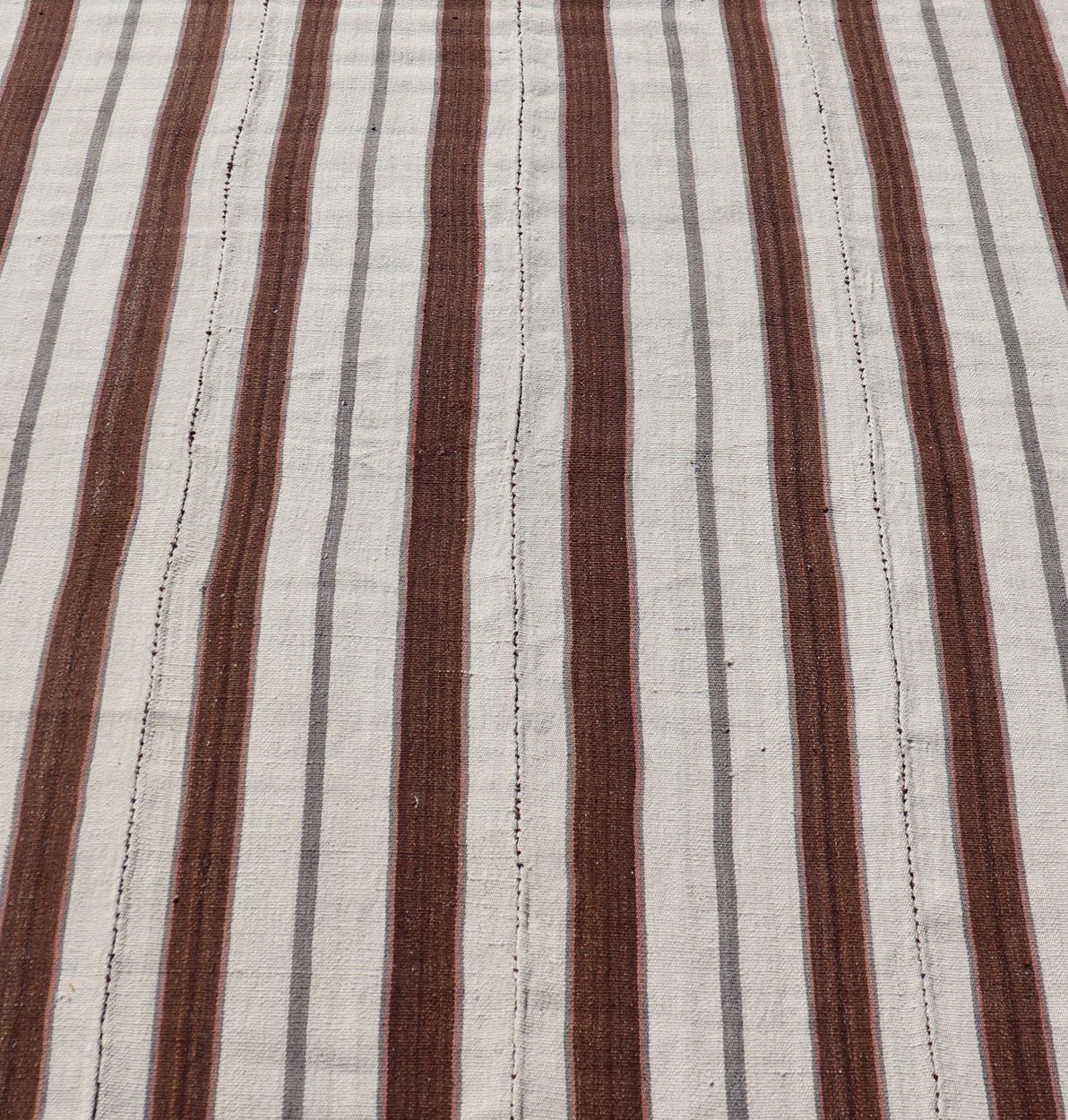 Measures: 5'6 x 7'2 Square Hand Woven Vintage Turkish Kilim Rug with Stripes in White & Brown. Keivan Woven Arts / Rug EN - 14191, country of origin / type: Turkey / Kilim, circa 1950. This vintage flat - woven Kilim features a minimalist design... - Keivan Woven ArtsEN - 14191 - 22956Rug