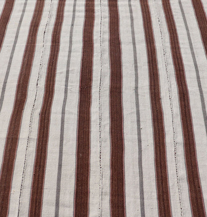 Measures: 5'6 x 7'2 Square Hand Woven Vintage Turkish Kilim Rug with Stripes in White & Brown. Keivan Woven Arts / Rug EN - 14191, country of origin / type: Turkey / Kilim, circa 1950. This vintage flat - woven Kilim features a minimalist design... - Keivan Woven ArtsEN - 14191 - 22956Rug