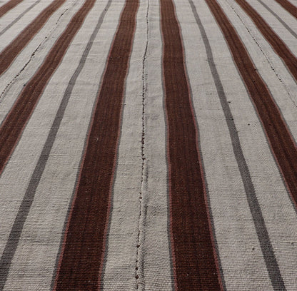 Measures: 5'6 x 7'2 Square Hand Woven Vintage Turkish Kilim Rug with Stripes in White & Brown. Keivan Woven Arts / Rug EN - 14191, country of origin / type: Turkey / Kilim, circa 1950. This vintage flat - woven Kilim features a minimalist design... - Keivan Woven ArtsEN - 14191 - 22956Rug