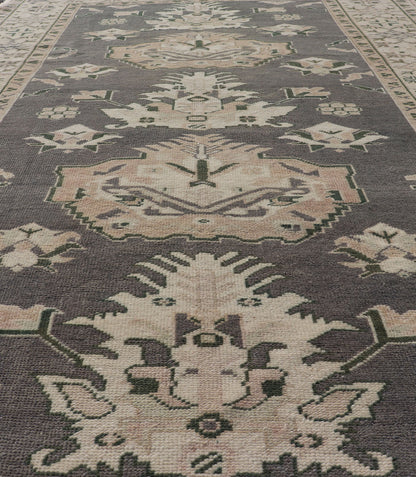 Measures: 4'8 x 7'5 Turkish Oushak Rug Vintage with Three Floral Medallion Design In Blue and Cream. Keivan Woven Arts / rug EN - 14201, country of origin / type: Turkey / Oushak, circa 1940 This striking vintage Turkish Oushak rug bears a blue - co... - Keivan Woven ArtsEN - 14201 - 22734Rug