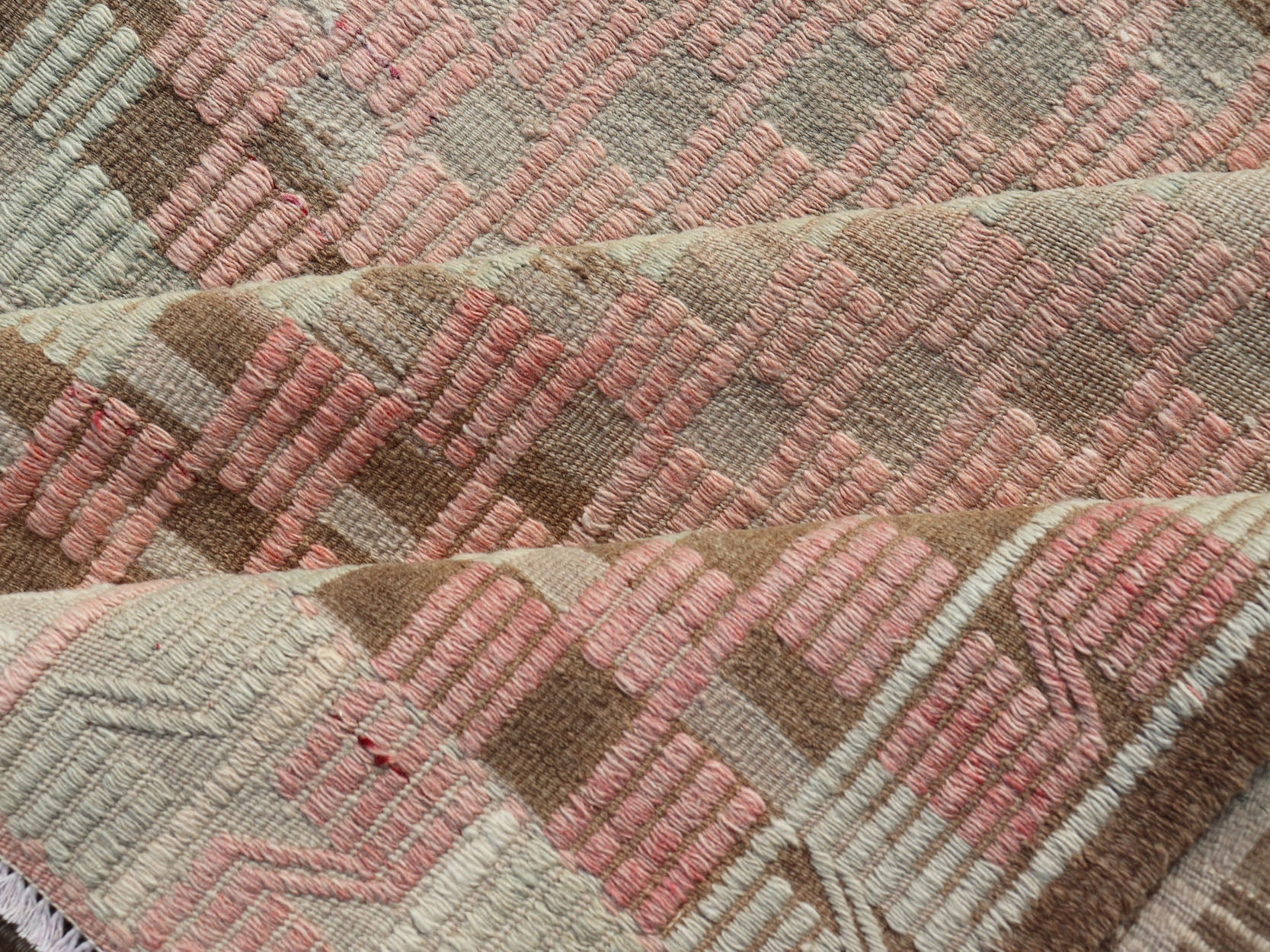 Vintage Turkish Embroidered Flat Weave with Soft Colors in Diamond Design. Hand - Woven Turkish Kilim Rug with Sub - Geometric Diamond Design, Keivan Woven Arts; rug EN - 14325, country of origin / type: Iran / Kilim, circa 1950. Measures: 7'6 x 9'3 T... - Keivan Woven ArtsEN - 14325 - 22740Rug