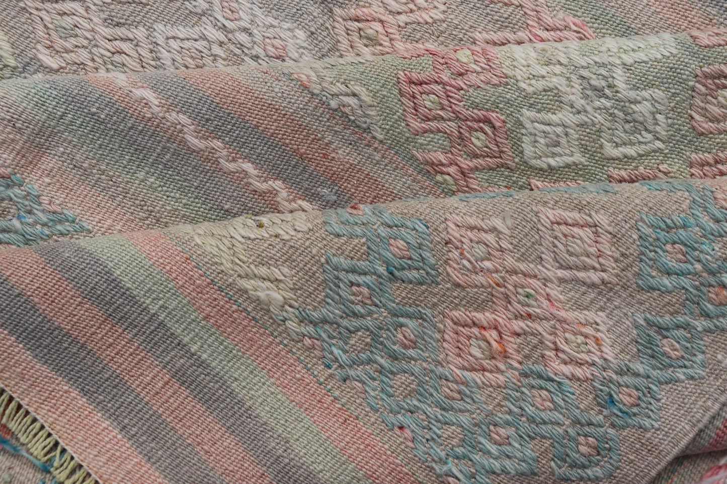Measures: 5'9 x 11'0 Turkish Flat - Weave Hand Woven Kilim with Diamond Embroideries in Green & Pink. Keivan Woven Arts / rug EN - 14444, country of origin / type: Turkey / Kilim, circa 1950 This vintage Turkish Kilim rug features a contemporary ... - Keivan Woven ArtsEN - 14444 - 21811Rug