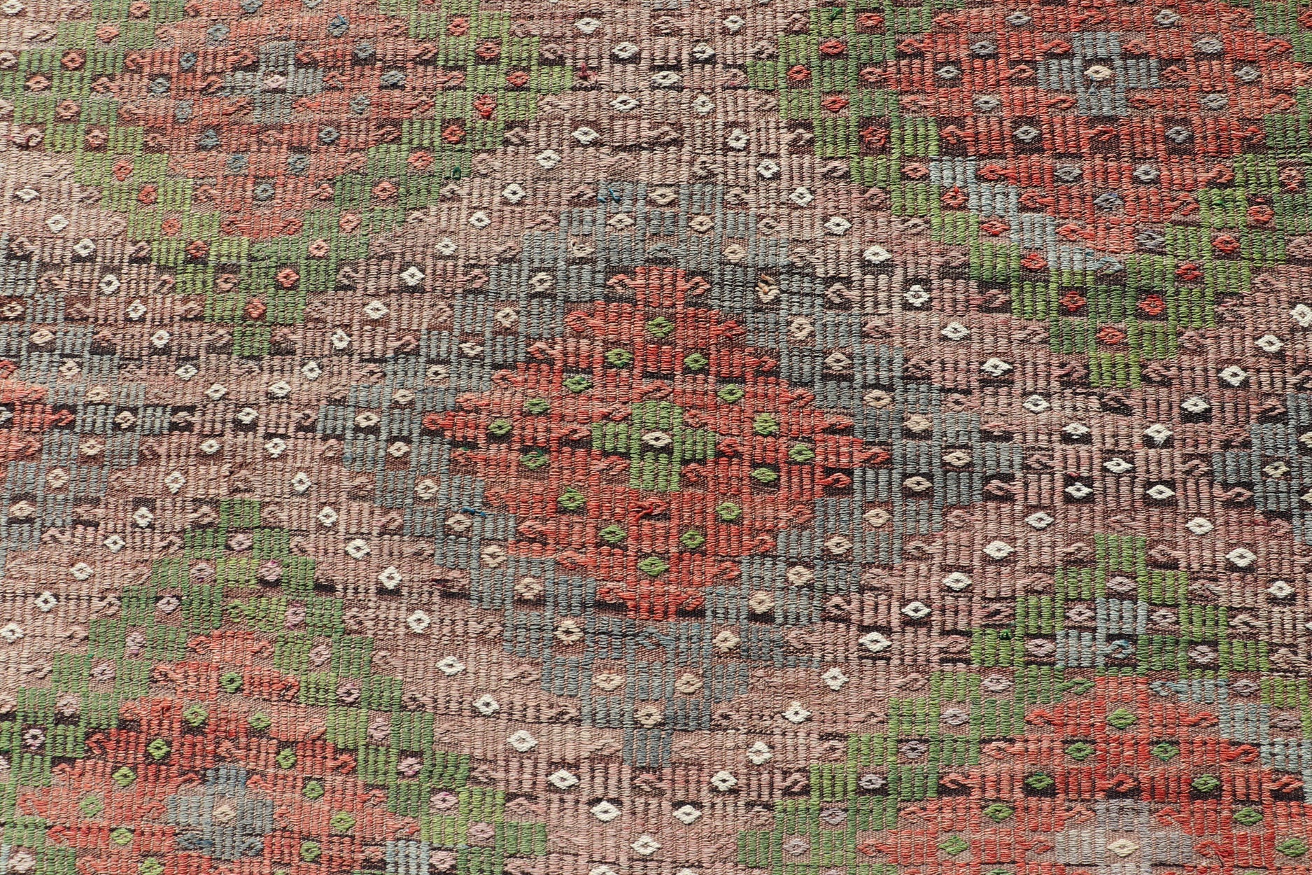 Vintage Turkish Embroidered Flat - Weave Rug with Geometric Design With Green Measures: 7'1 x 8'1 Vintage Turkish Embroidered Flat - Weave Rug with Geometric Design With Green. Keivan Woven Arts - Geometric design vintage Kilim rug from Turkey r... - Keivan Woven ArtsEN - 14459 - 22962Rug