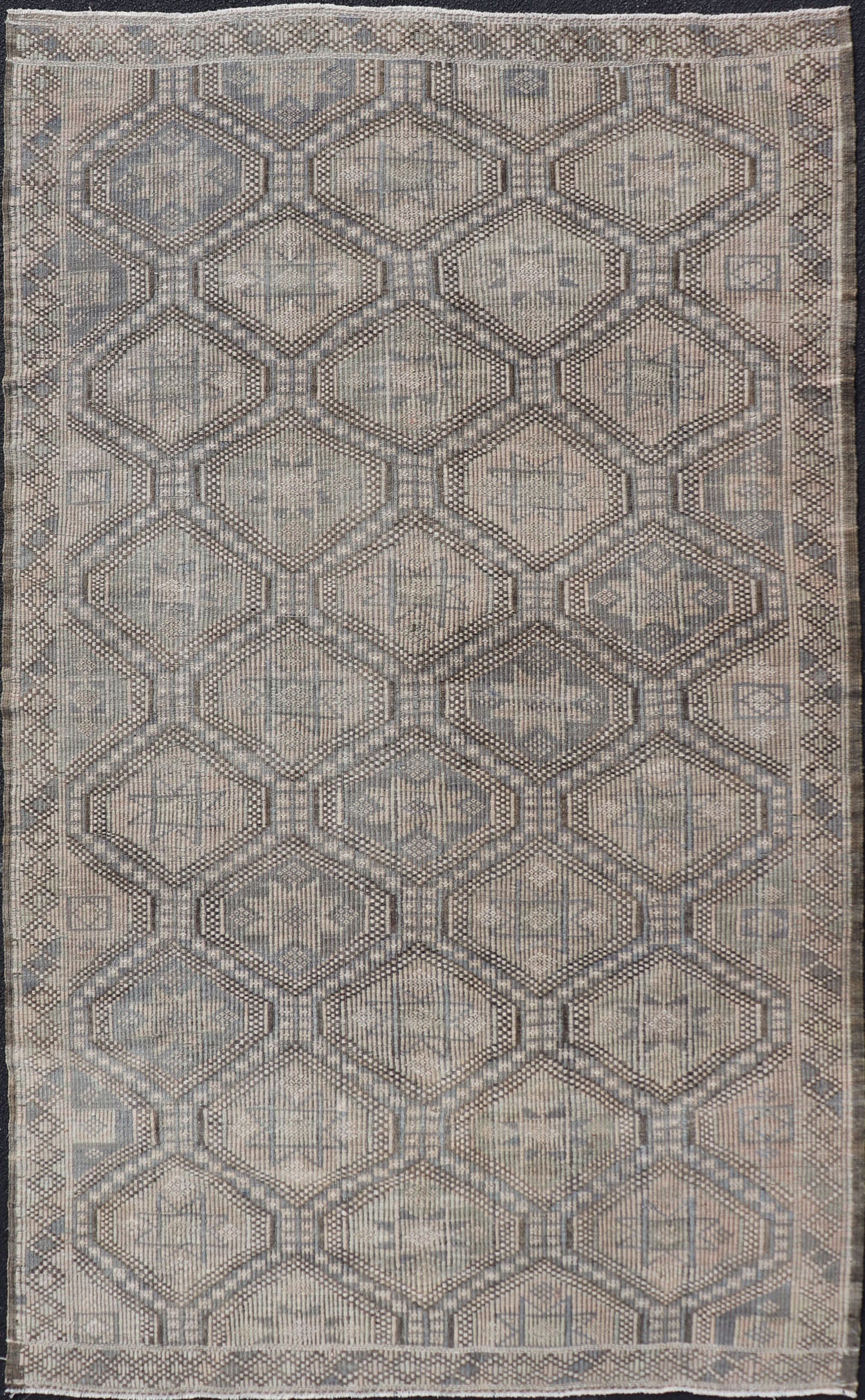 Measures: 6'0 x 9'10 Vintage Turkish Embroidered Flat - Weave Rug with Geometric Diamond Design. Keivan Woven Arts - Geometric design vintage Kilim rug from Turkey rug EN - 14480, country of origin / type: Turkey / Kilim, circa 1950. Featuring a ... - Keivan Woven ArtsEN - 14480 - 22770Rug