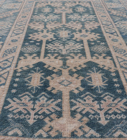 Measures: 3'11 x 6'3 Blue and Cream Turkish Oushak Rug Vintage with All - Over Motif Design. Keivan Woven Arts / rug EN - 14550, country of origin / type: Turkey / Oushak, circa 1940 This vintage Oushak features an all - over floral design. The bl... - Keivan Woven ArtsEN - 14550 - 22788Rug