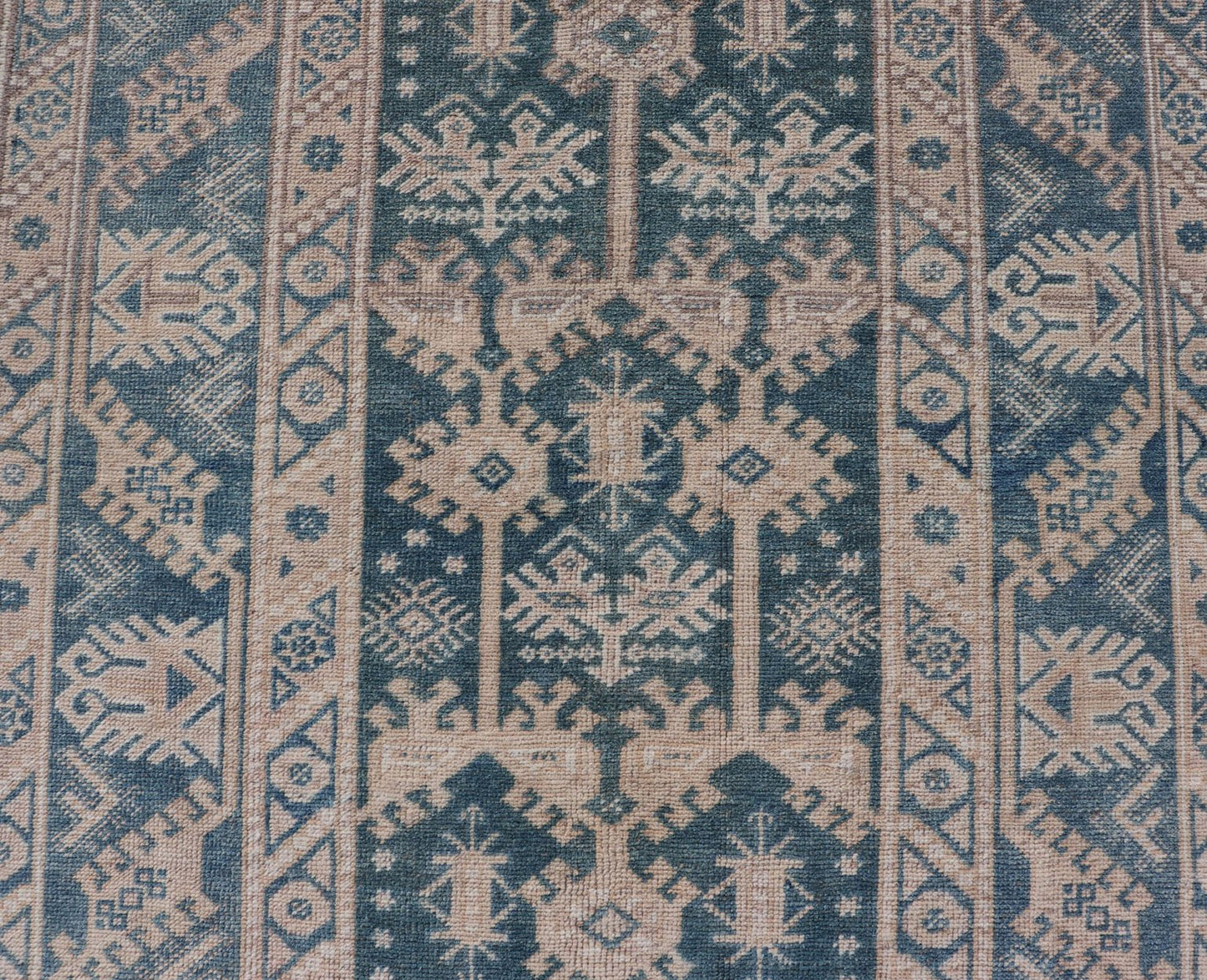Measures: 3'11 x 6'3 Blue and Cream Turkish Oushak Rug Vintage with All - Over Motif Design. Keivan Woven Arts / rug EN - 14550, country of origin / type: Turkey / Oushak, circa 1940 This vintage Oushak features an all - over floral design. The bl... - Keivan Woven ArtsEN - 14550 - 22788Rug