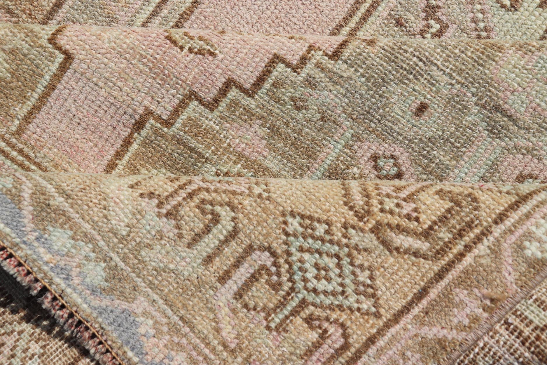 Vintage Turkish Medallion Oushak Rug in Taupe, Tan, And Lavender. Country of Origin: Turkey; Type: Oushak; Design: Medallion, Floral Medallion, All - Over, Floral; Keivan Woven Arts; rug EN - 14575; Vintage Turkish Oushak Rug, Vintage Turkish Medallion Rug... - Keivan Woven ArtsEN - 14575 - 23660Rug