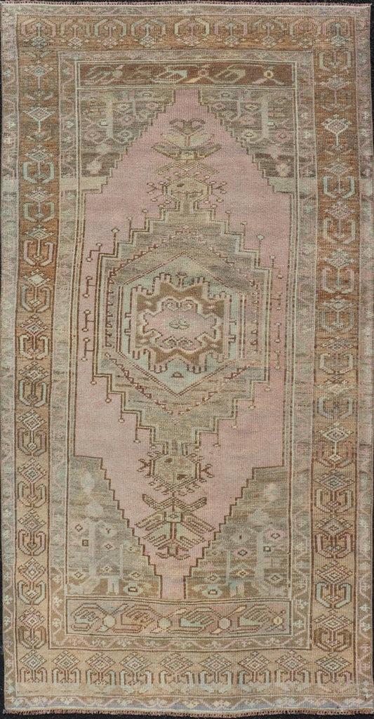 Vintage Turkish Medallion Oushak Rug in Taupe, Tan, And Lavender. Country of Origin: Turkey; Type: Oushak; Design: Medallion, Floral Medallion, All - Over, Floral; Keivan Woven Arts; rug EN - 14575; Vintage Turkish Oushak Rug, Vintage Turkish Medallion Rug... - Keivan Woven ArtsEN - 14575 - 23660Rug