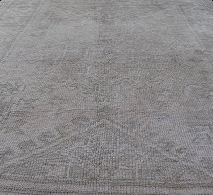 Vintage Geometric Oushak With Subtle Colors by Keivan Woven Arts Vintage Geometric Oushak with Subtle Colors by Keivan Woven Arts rug /EN - 14614 Measures: 4'6 x 5'6 This vintage Oushak rug features subtle geometric patterns and a me... - Keivan Woven ArtsEN - 14614 - 26382Rug