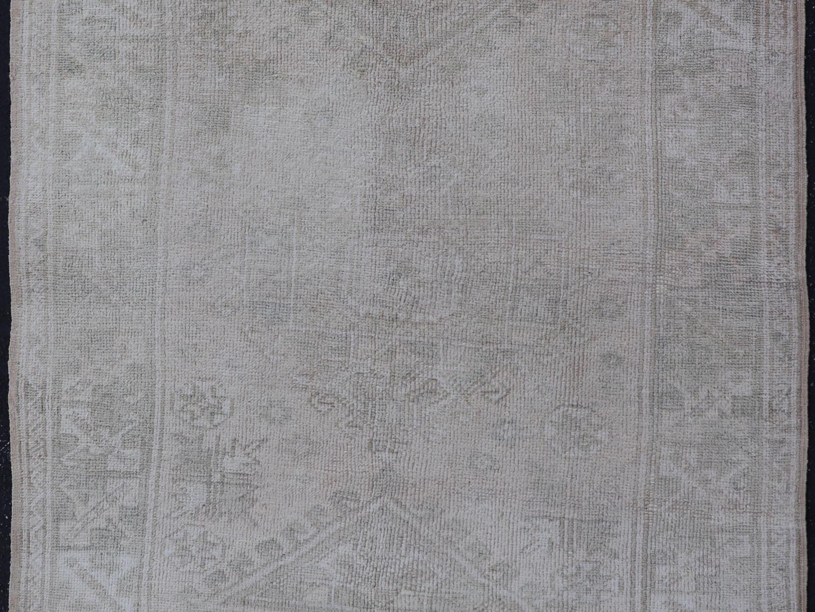 Vintage Geometric Oushak With Subtle Colors by Keivan Woven Arts Vintage Geometric Oushak with Subtle Colors by Keivan Woven Arts rug /EN - 14614 Measures: 4'6 x 5'6 This vintage Oushak rug features subtle geometric patterns and a me... - Keivan Woven ArtsEN - 14614 - 26382Rug