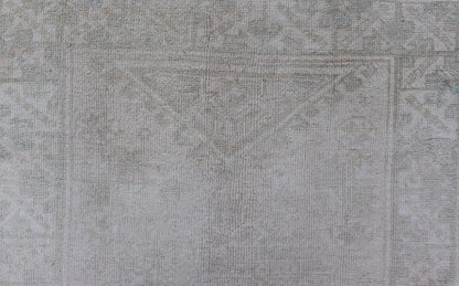 Vintage Geometric Oushak With Subtle Colors by Keivan Woven Arts Vintage Geometric Oushak with Subtle Colors by Keivan Woven Arts rug /EN - 14614 Measures: 4'6 x 5'6 This vintage Oushak rug features subtle geometric patterns and a me... - Keivan Woven ArtsEN - 14614 - 26382Rug