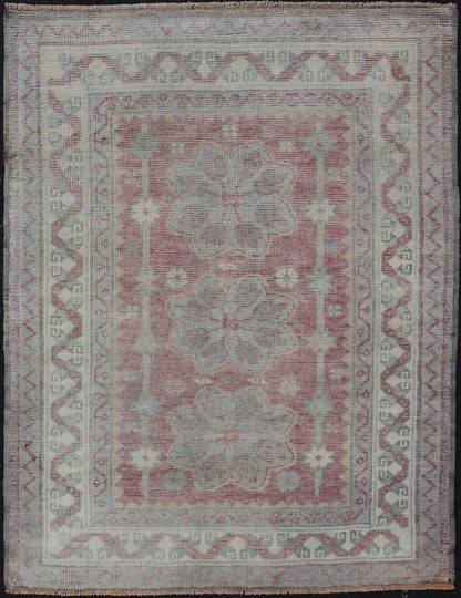 Elegant Oushak Rug From Turkey with Medallion Design in Light Colors. Keivan Woven Arts / rug EN - 14656, country of origin / type: Turkey / Oushak, circa 1940 Measures: 3'0 x 4'0 This vintage Oushak carpet features a beautiful flower pattern, set... - Keivan Woven ArtsEN - 14656 - 23780Rug