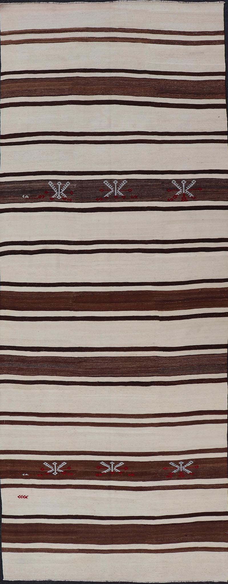 Turkish vintage flat - weave in shades of brown and ivory with stripe design with Minimalist design and stripes. Keivan Woven Arts / rug EN - 14900, country of origin / type: Turkey / Kilim, circa 1950 Measures: 4'10 x 13'7 This vintage striped desi... - Keivan Woven ArtsEN - 14900 - 23989Rug