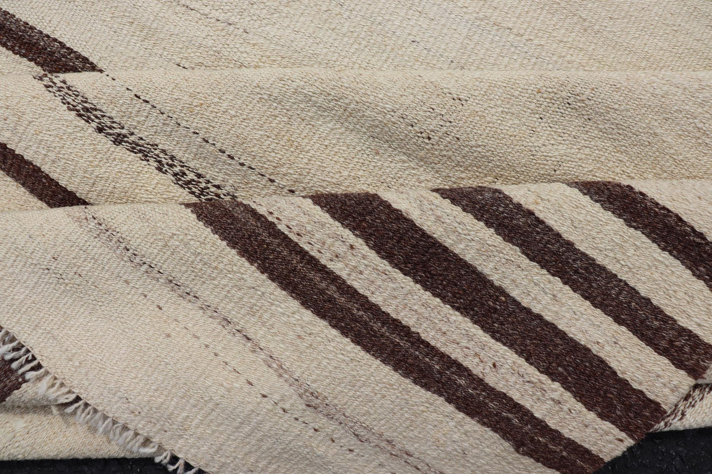 Turkish Vintage Flat - Weave in Brown and Cream with Stripe Design. Keivan Woven Arts / rug EN - 14904, country of origin / type: Turkey / Kilim, circa 1950 Measures: 4'11 x 6'4 This vintage striped design Turkish Kilim rendered in shade of browns, ... - Keivan Woven ArtsEN - 14904 - 24001Rug