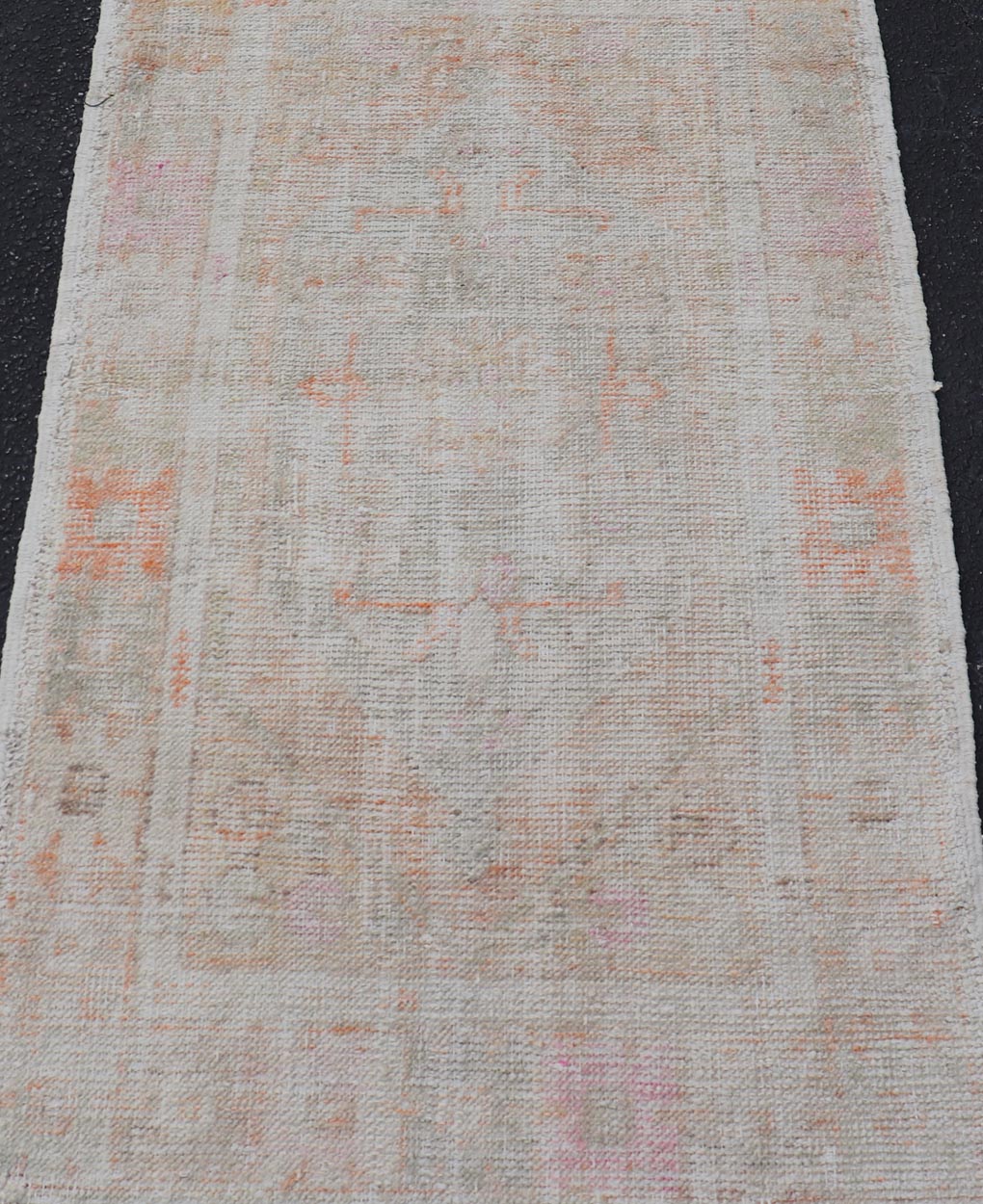 Turkish Muted Colored Oushak Rug is Subdued Medallion Design. Keivan Woven Arts / rug EN - 15128, country of origin / type: Turkey / Oushak, circa 1940 Measures: 2'7 x 4'2 This vintage Turkish Oushak carpet from Turkey boasts a center medallion in... - Keivan Woven ArtsEN - 15128 - 23785Rug
