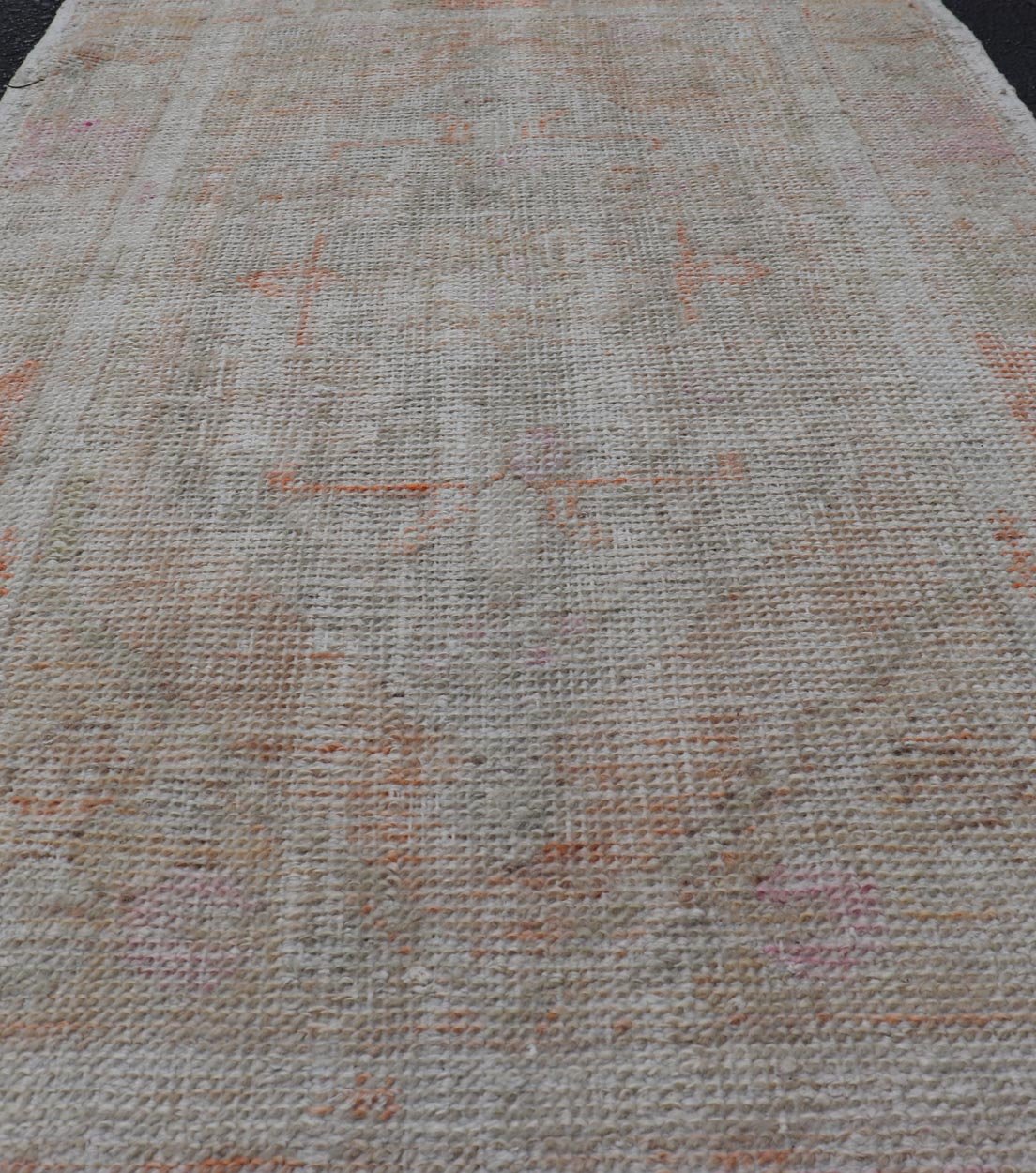 Turkish Muted Colored Oushak Rug is Subdued Medallion Design. Keivan Woven Arts / rug EN - 15128, country of origin / type: Turkey / Oushak, circa 1940 Measures: 2'7 x 4'2 This vintage Turkish Oushak carpet from Turkey boasts a center medallion in... - Keivan Woven ArtsEN - 15128 - 23785Rug