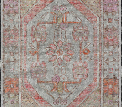 Turkish Oushak Vintage Carpet in Light Orange, Light Blue and Multi Colors. Keivan Woven Arts / rug/EN - 15138, Keivan Woven Arts / country of origin / type: Turkey / Oushak, circa 1950 Measures: 2'8 x 3'9 This vintage Turkish Oushak rug features ... - Keivan Woven ArtsEN - 15138 - 23791Rug