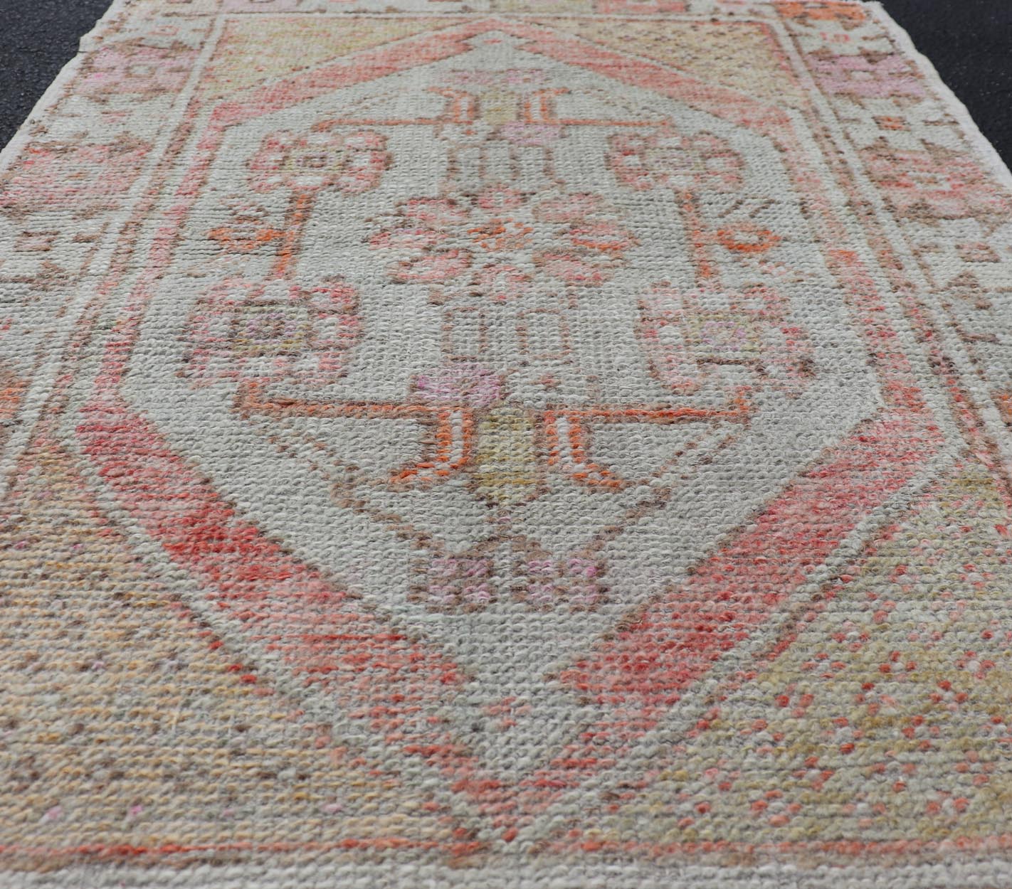Turkish Oushak Vintage Carpet in Light Orange, Light Blue and Multi Colors. Keivan Woven Arts / rug/EN - 15138, Keivan Woven Arts / country of origin / type: Turkey / Oushak, circa 1950 Measures: 2'8 x 3'9 This vintage Turkish Oushak rug features ... - Keivan Woven ArtsEN - 15138 - 23791Rug