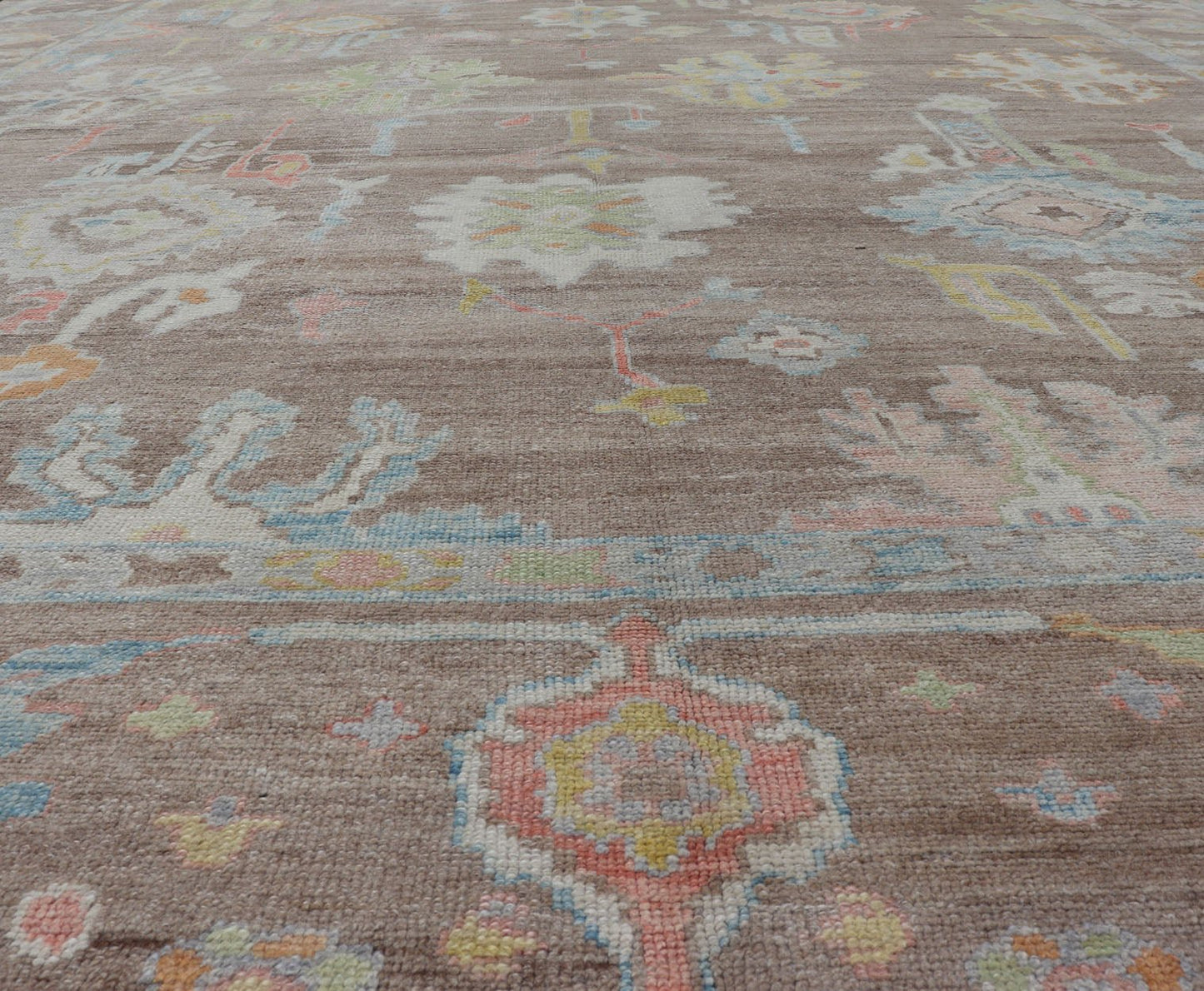 Measures: 13'4 x 17'6 Turkish Oushak Rug with All - Over Floral Design On A Light Brown Field. Keivan Woven Arts / rug EN - 15204, country of origin / type: Turkey / Oushak. This hand Knotted, hand spun wool Oushak rug from Turkey features a neu... - Keivan Woven ArtsEN - 15204 - 22866