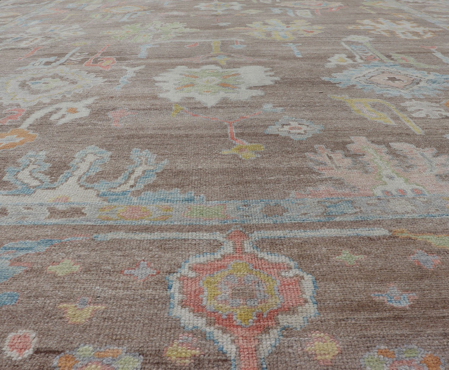 Measures: 13'4 x 17'6 Turkish Oushak Rug with All - Over Floral Design On A Light Brown Field. Keivan Woven Arts / rug EN - 15204, country of origin / type: Turkey / Oushak. This hand Knotted, hand spun wool Oushak rug from Turkey features a neu... - Keivan Woven ArtsEN - 15204 - 22866