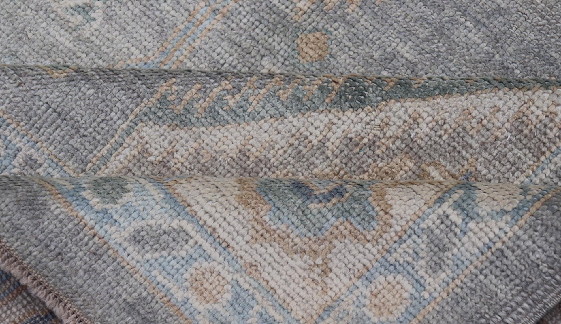 Measures: 7'3 x 10'4 Turkish Modern Oushak Rug in Medallion Design in Gray - Blue, and Marigold. Keivan Woven Arts / rug EN - 15208, country of origin / type: Turkey / Oushak This traditional Oushak rug from Turkey features a subdued, neutral co... - Keivan Woven ArtsEN - 15208 - 22416