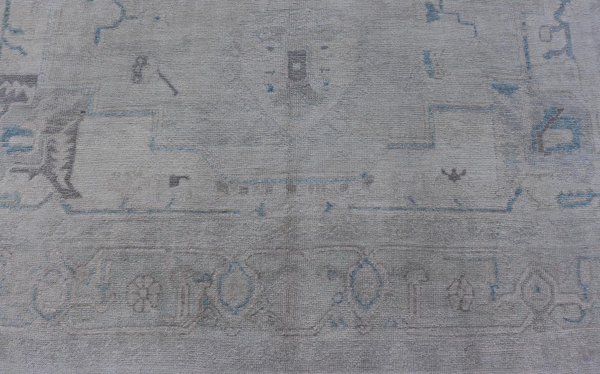 Measures: 10'0 x 13'3 Modern Turkish Oushak Large Medallion Rug in Light Blue and Cream. Keivan Woven Arts / rug EN - 15213, country of origin / type: Turkey / Oushak This traditional Oushak rug from Turkey features a subdued color palette and... - Keivan Woven ArtsEN - 15213 - 21901Rug