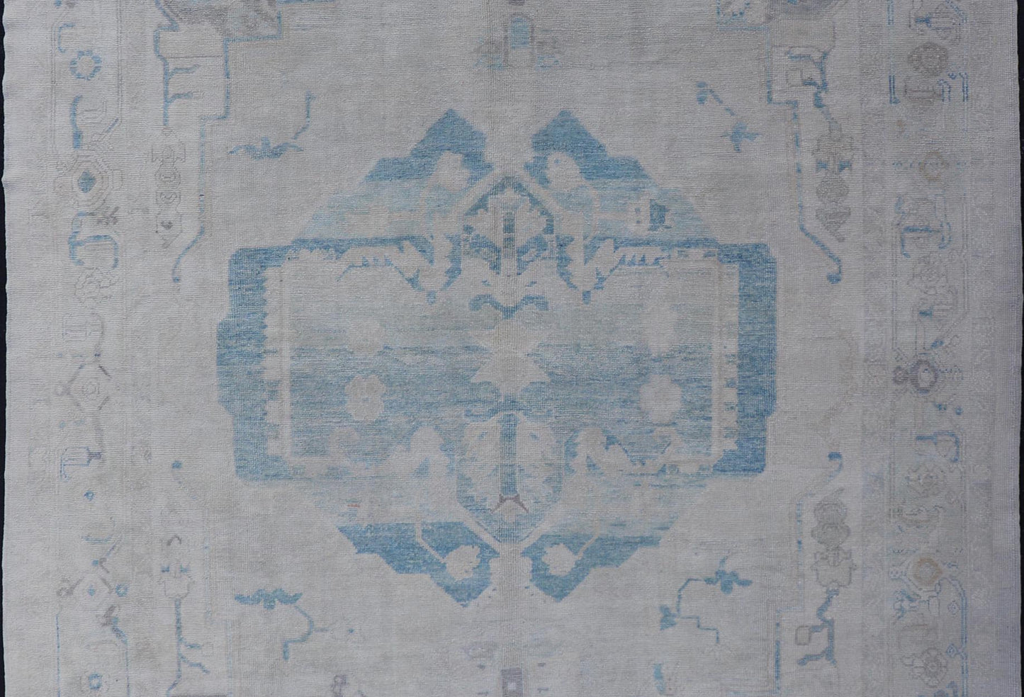 Measures: 10'0 x 13'3 Modern Turkish Oushak Large Medallion Rug in Light Blue and Cream. Keivan Woven Arts / rug EN - 15213, country of origin / type: Turkey / Oushak This traditional Oushak rug from Turkey features a subdued color palette and... - Keivan Woven ArtsEN - 15213 - 21901Rug