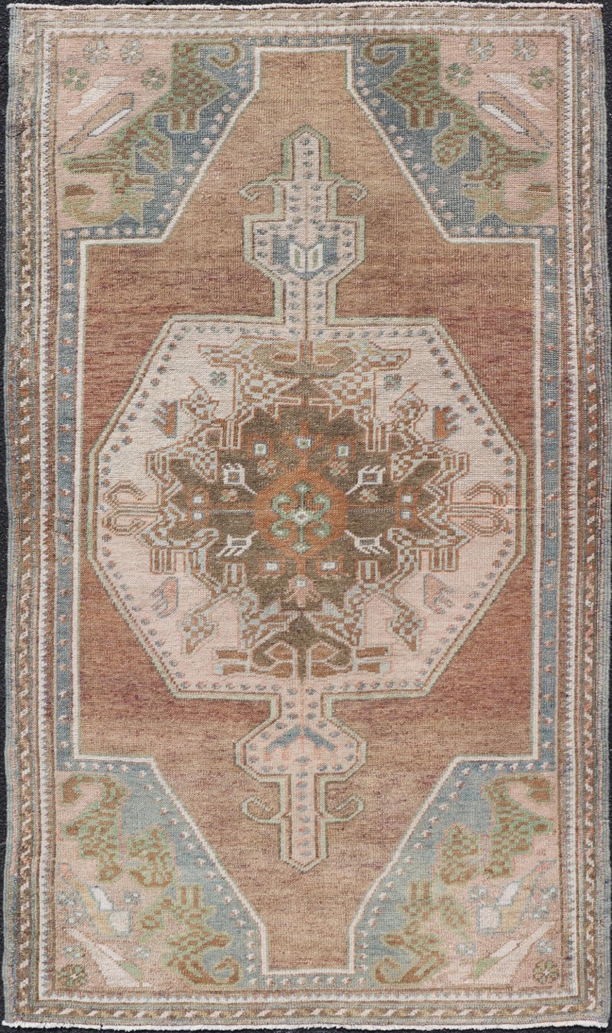 Vintage Oushak Rug in Light Brown Background and Cream, and Light Blue. Keivan Woven Arts / rug EN - 15334, country of origin / type: Turkey / Oushak, circa Mid - 20th century. Measures: 3'5 x 6'1 This vintage Turkish Oushak rug (circa mid - 20th cent... - Keivan Woven ArtsEN - 15334 - 23684Rug
